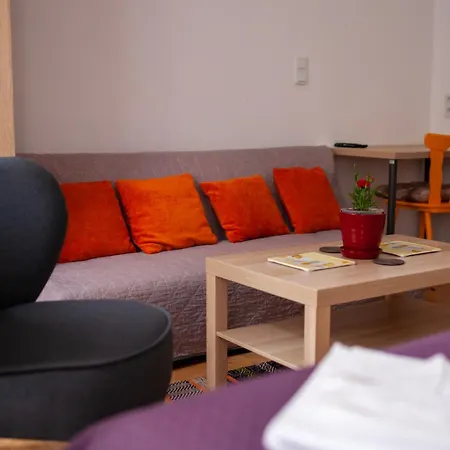 Lukas Guest Rooms-3